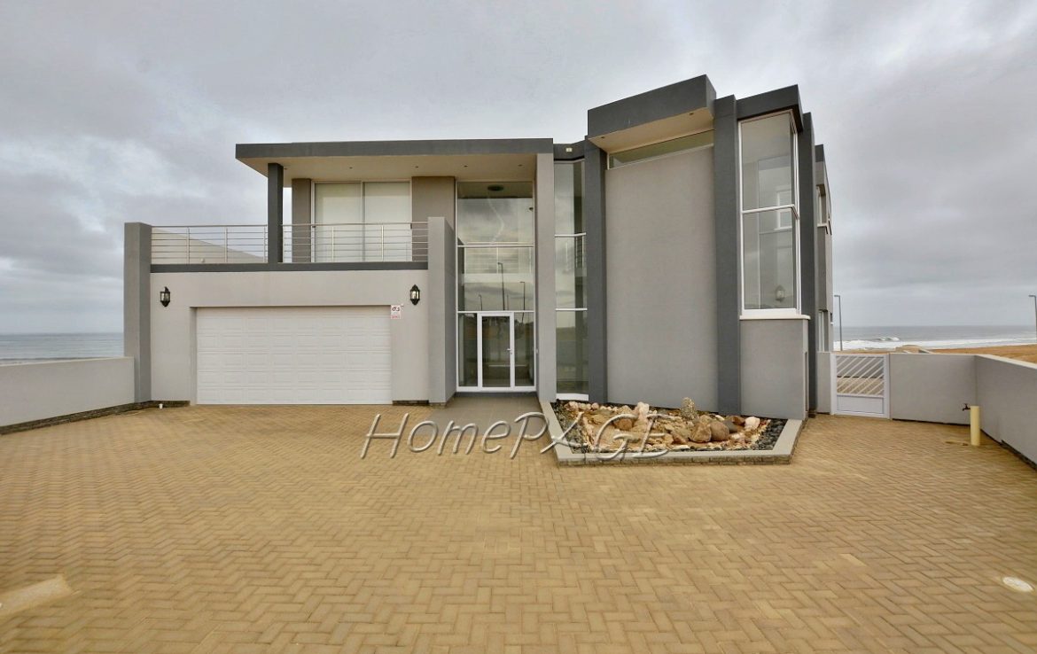 Ext 10, Henties Bay 4 Bedr Beach Home is for Sale Real Estate Namibia