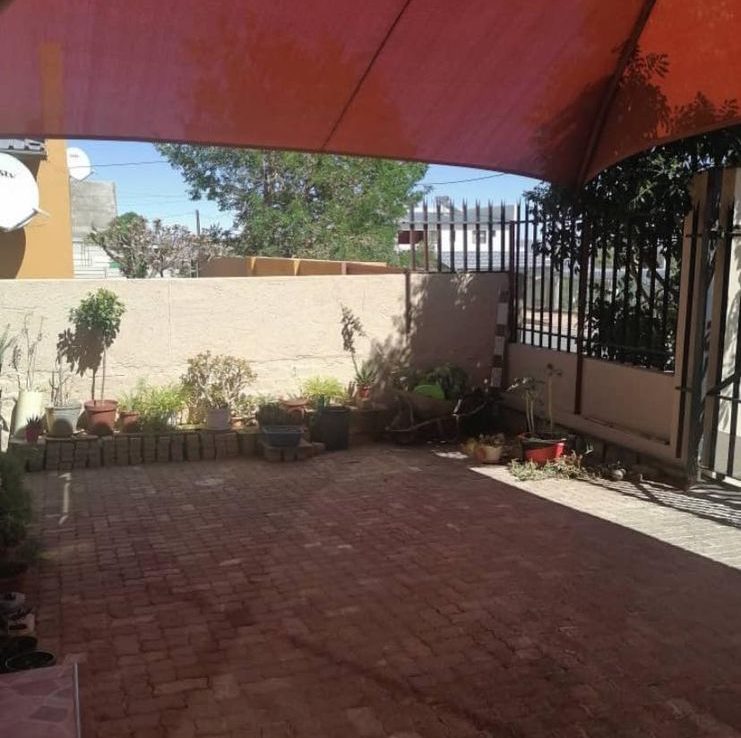 REDUCED FREESTANDING FAMILY HOUSE FOR SALE!!! WINDHOEK, Rocky Crest