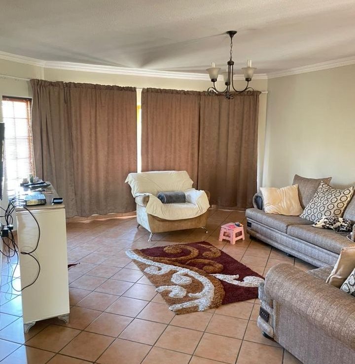 Freestanding house in Auasblick 4 beds 2 baths Real Estate Namibia